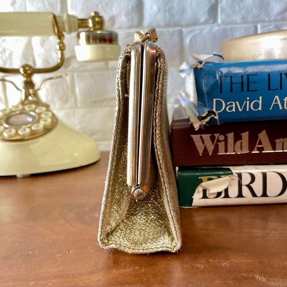 SOLD Vintage 1950s Lamè Fabric Clutch Bag Gold Tone Frame + Faux Pearl Shell - Picture 7 of 14